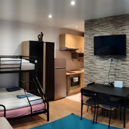 Blue Apartment In City Center, Best Location Bratislava Eksteriør bilde