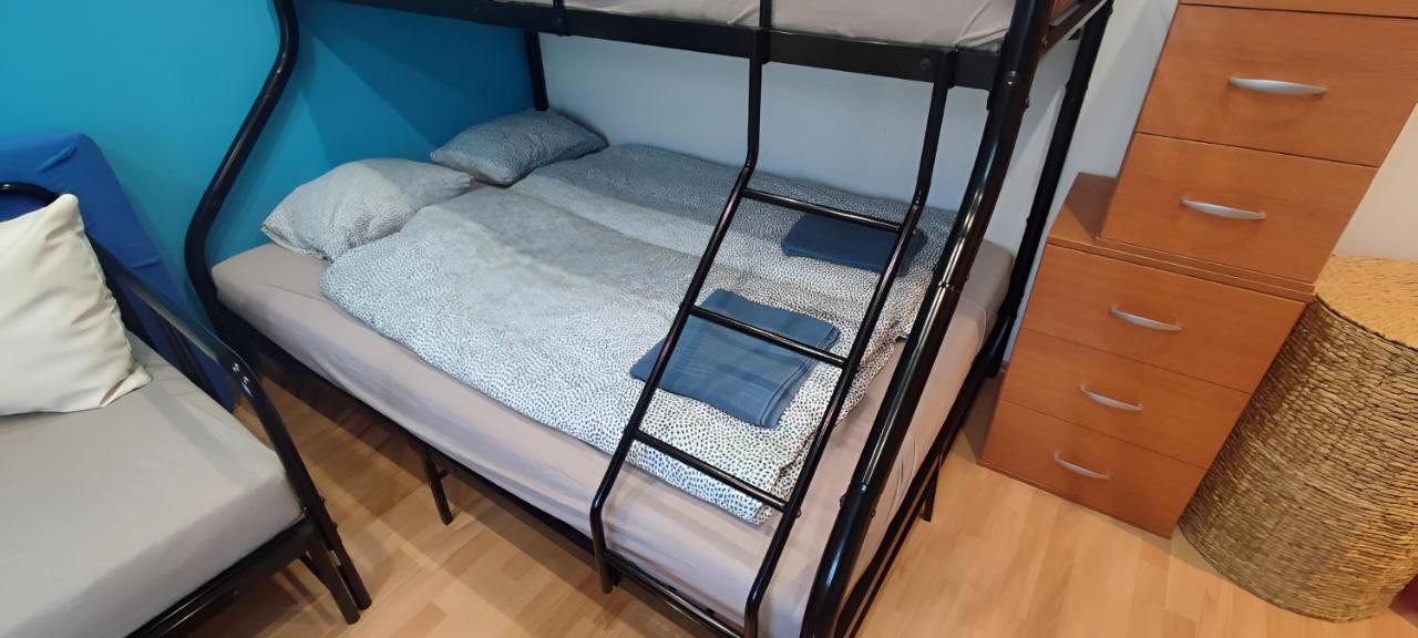 Blue Apartment In City Center, Best Location Bratislava Eksteriør bilde